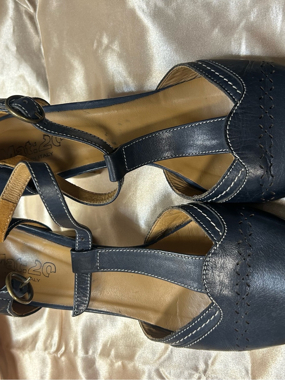 MAT:20 Italian Navy Blue Leather T-Strap Heels Size 39 - US site 8 - Picture 8 of 8